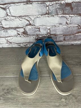 TSUBO Endora Gray Blue T Strap Adjustable Comfort Thong Wedge Sandals Women 9US